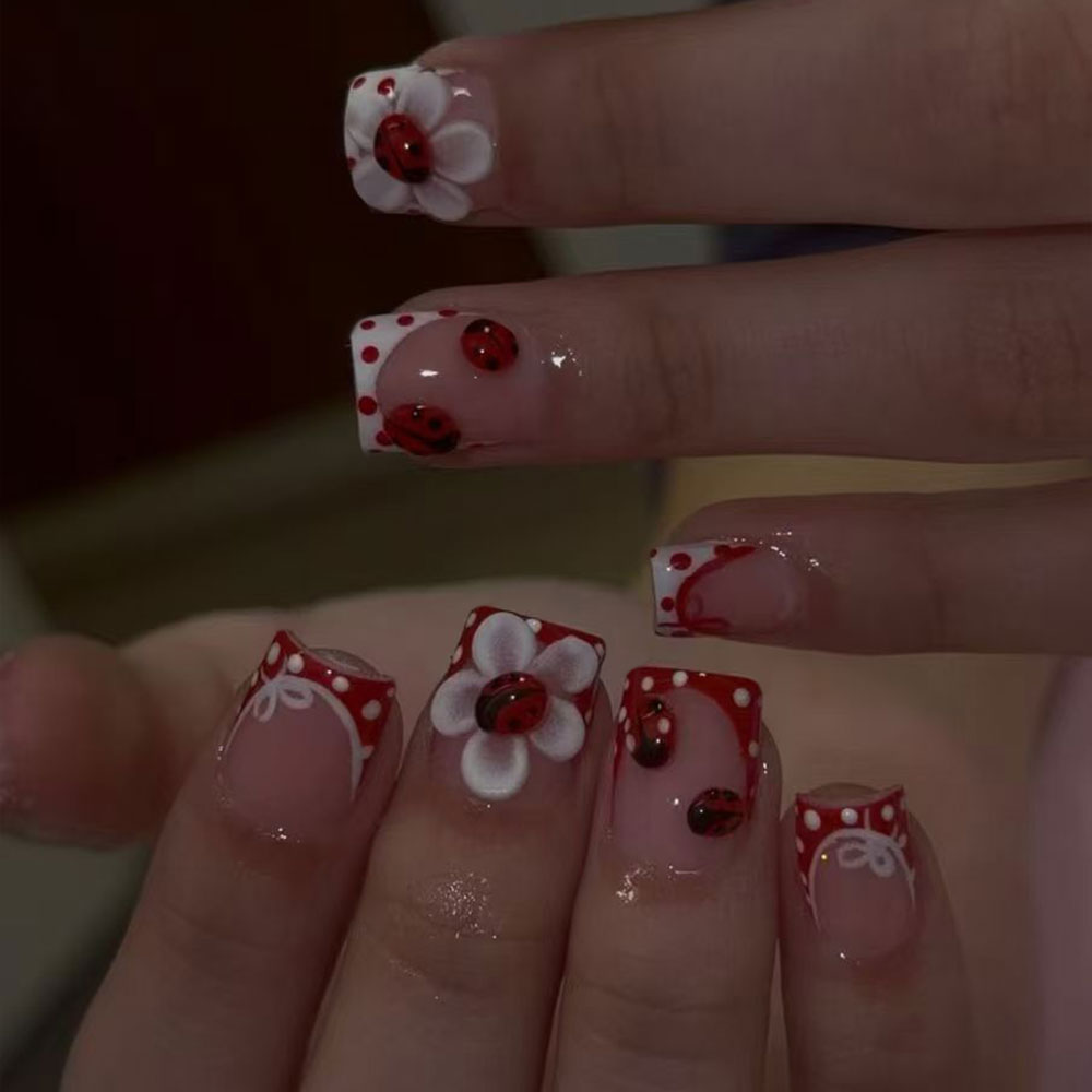 Nail Art Press On - 24 sztuki w zestawie. Prostokątne trójwymiarowe